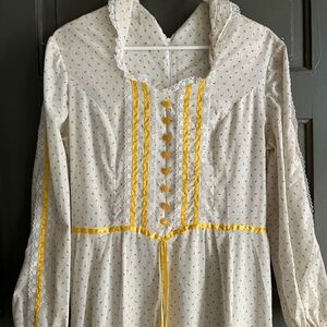 Vintage Cottage Core White and Yellow Long Sleeve Dress - good Gunne sax dupe